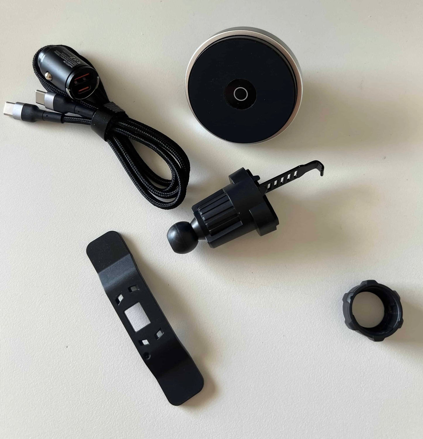 RAMORA Magnetic Car Mount - MagSafe Wireless Charging